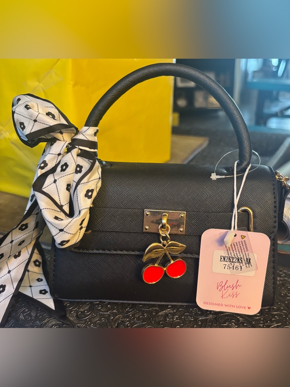🎲👛ROLL THE DICE WIN the Purse👛🎲 🎲👛ROLL THE DICE WIN the Purse👛🎲 🎲👛ROLL THE DICE - Picture 7 of 8